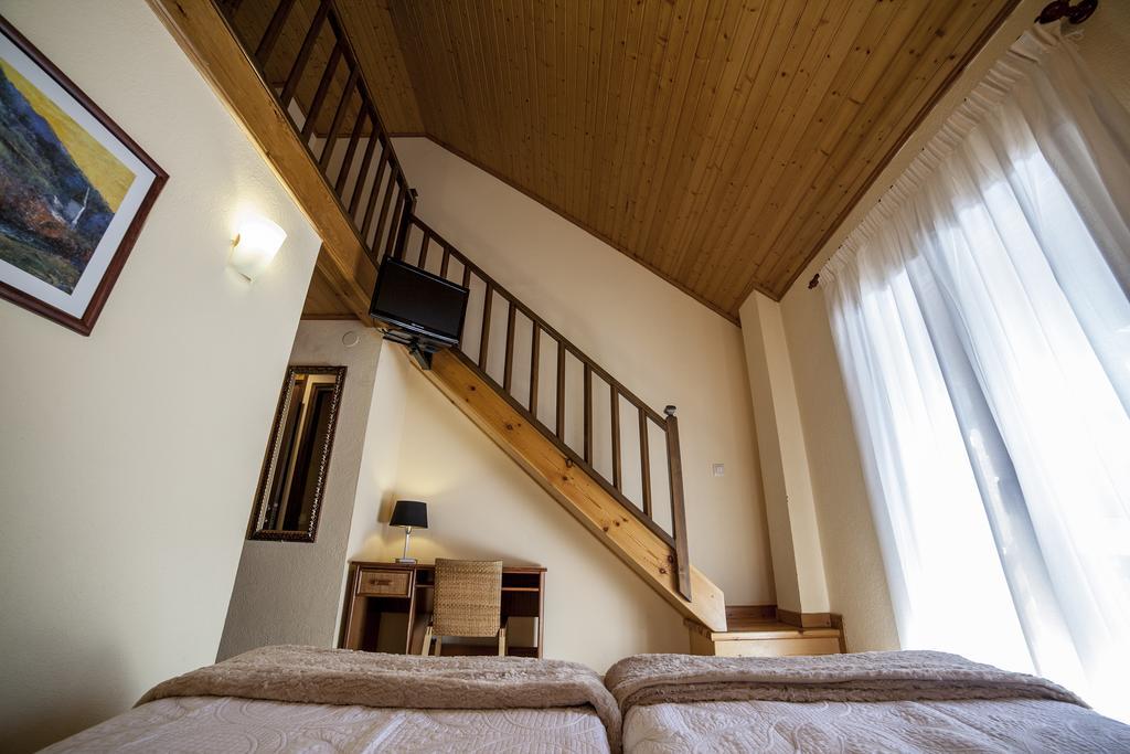Hotel Avet La Coma I La Pedra Екстер'єр фото